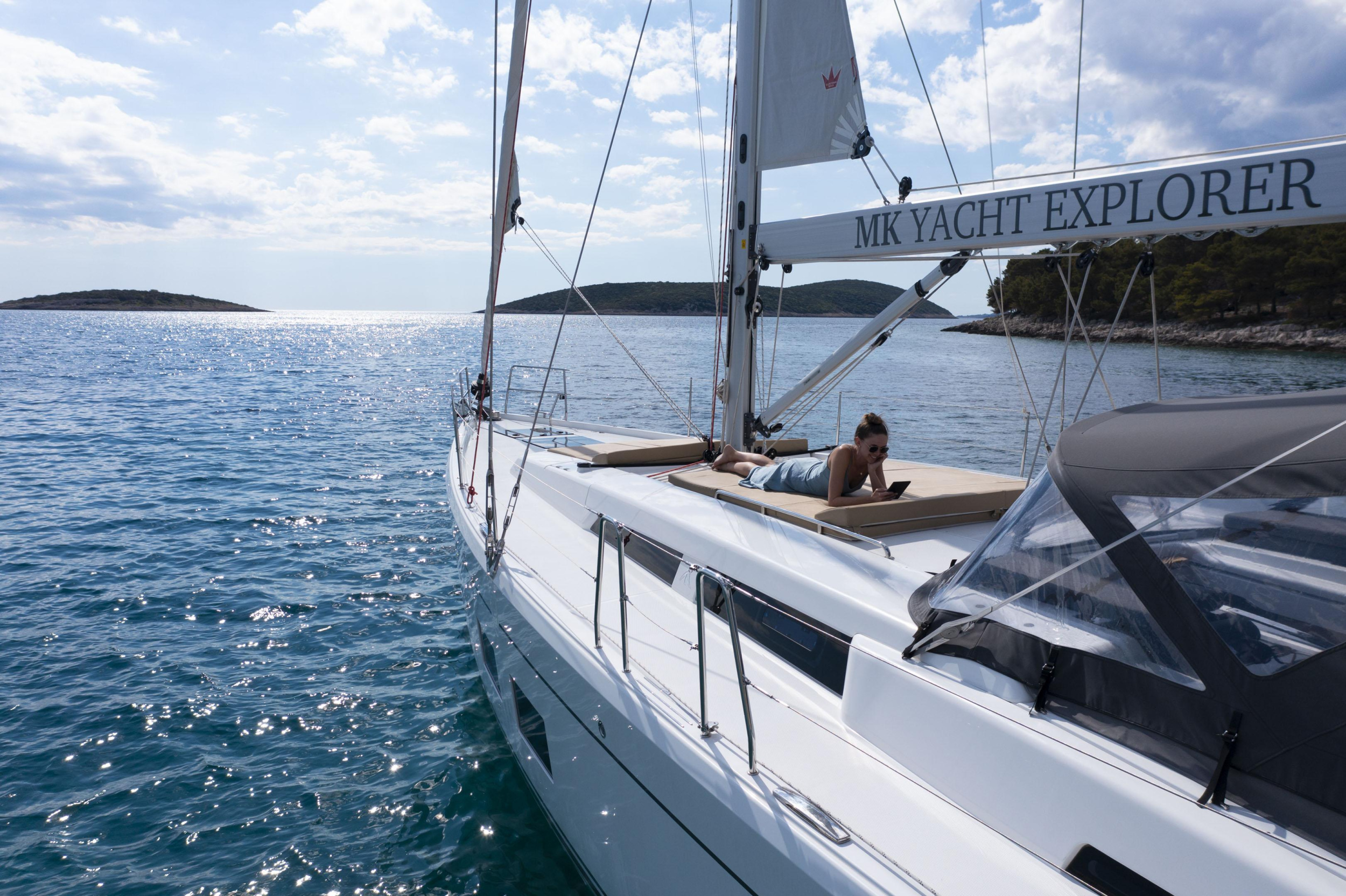 Hanse 548 - 4 + 1 cab. — photo 20
