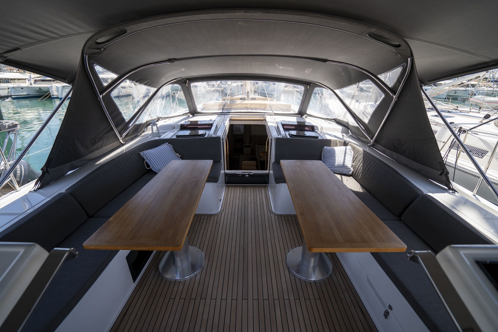 Hanse 548 - 4 + 1 cab. — photo 3