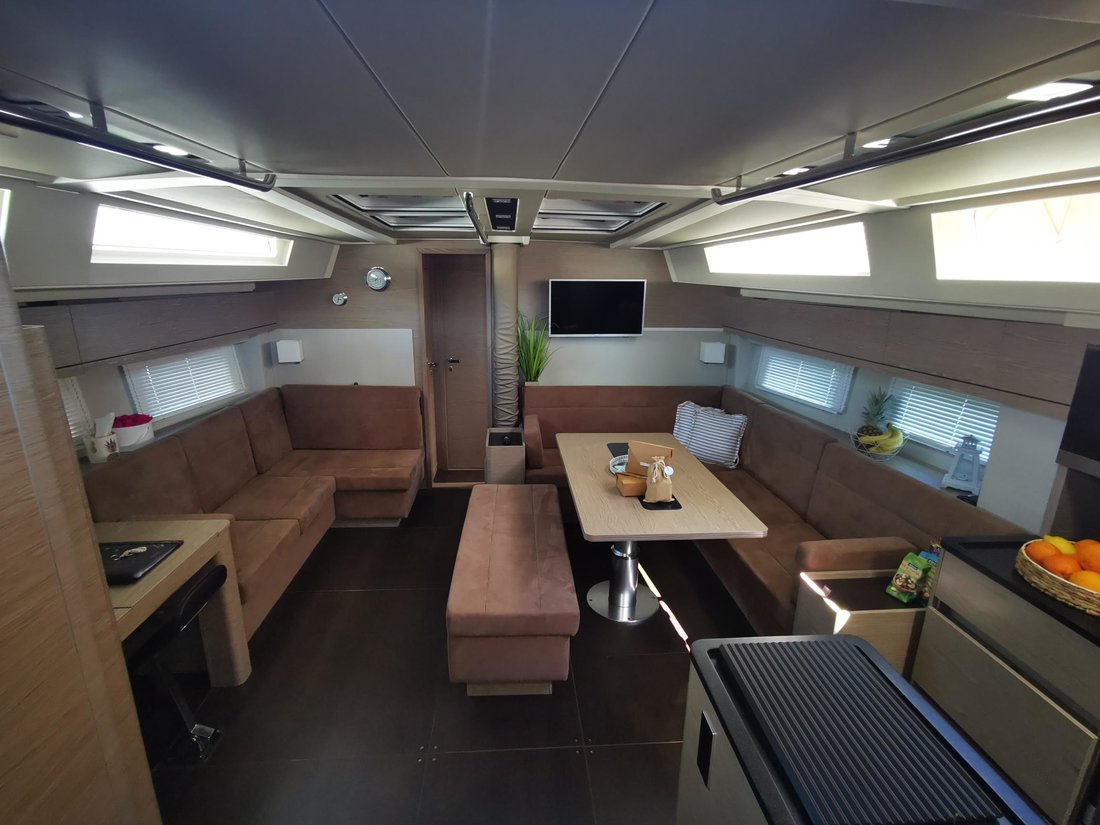 Hanse 548 - 4 + 1 cab. — photo 24