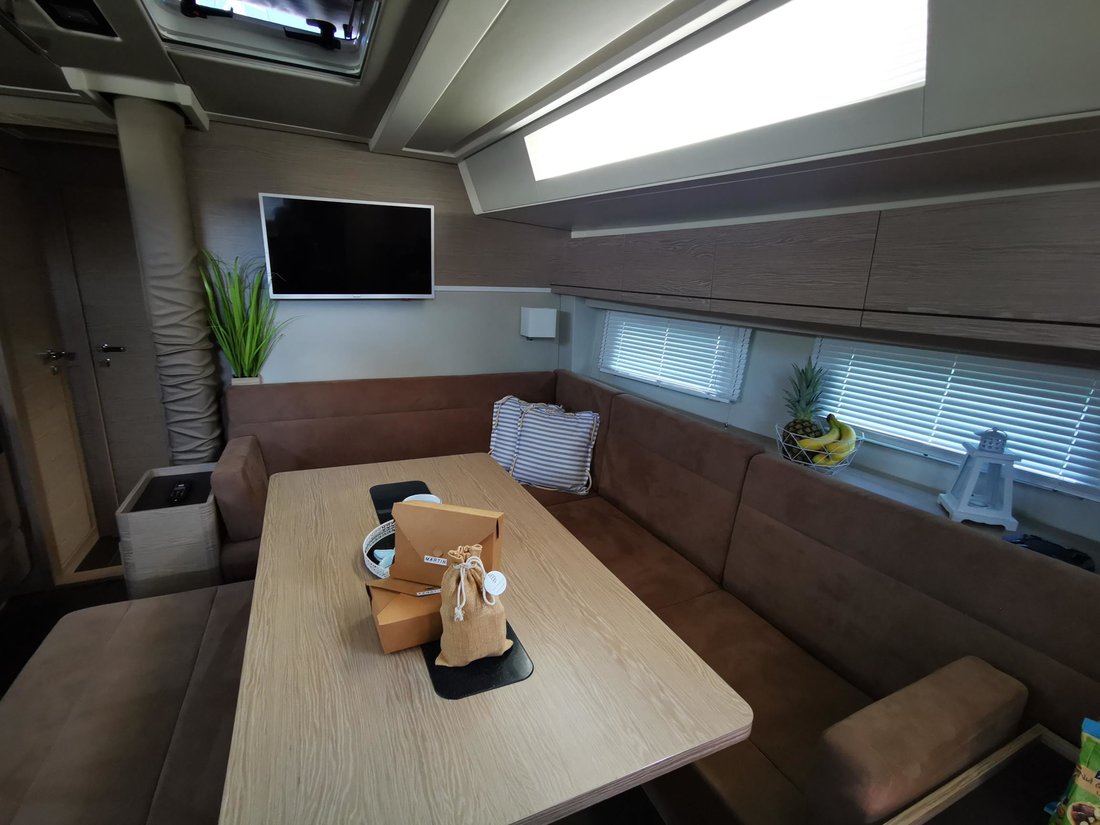 Hanse 548 - 4 + 1 cab. — photo 28