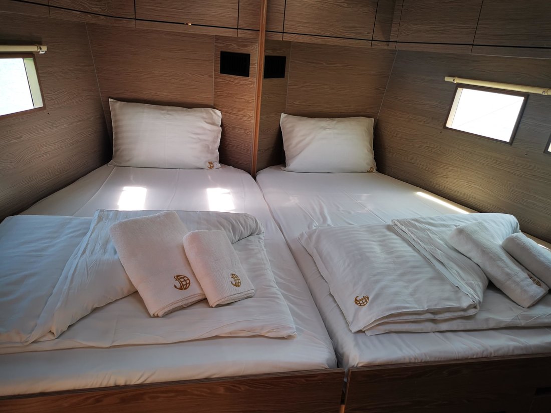 Hanse 548 - 4 + 1 cab. — photo 32
