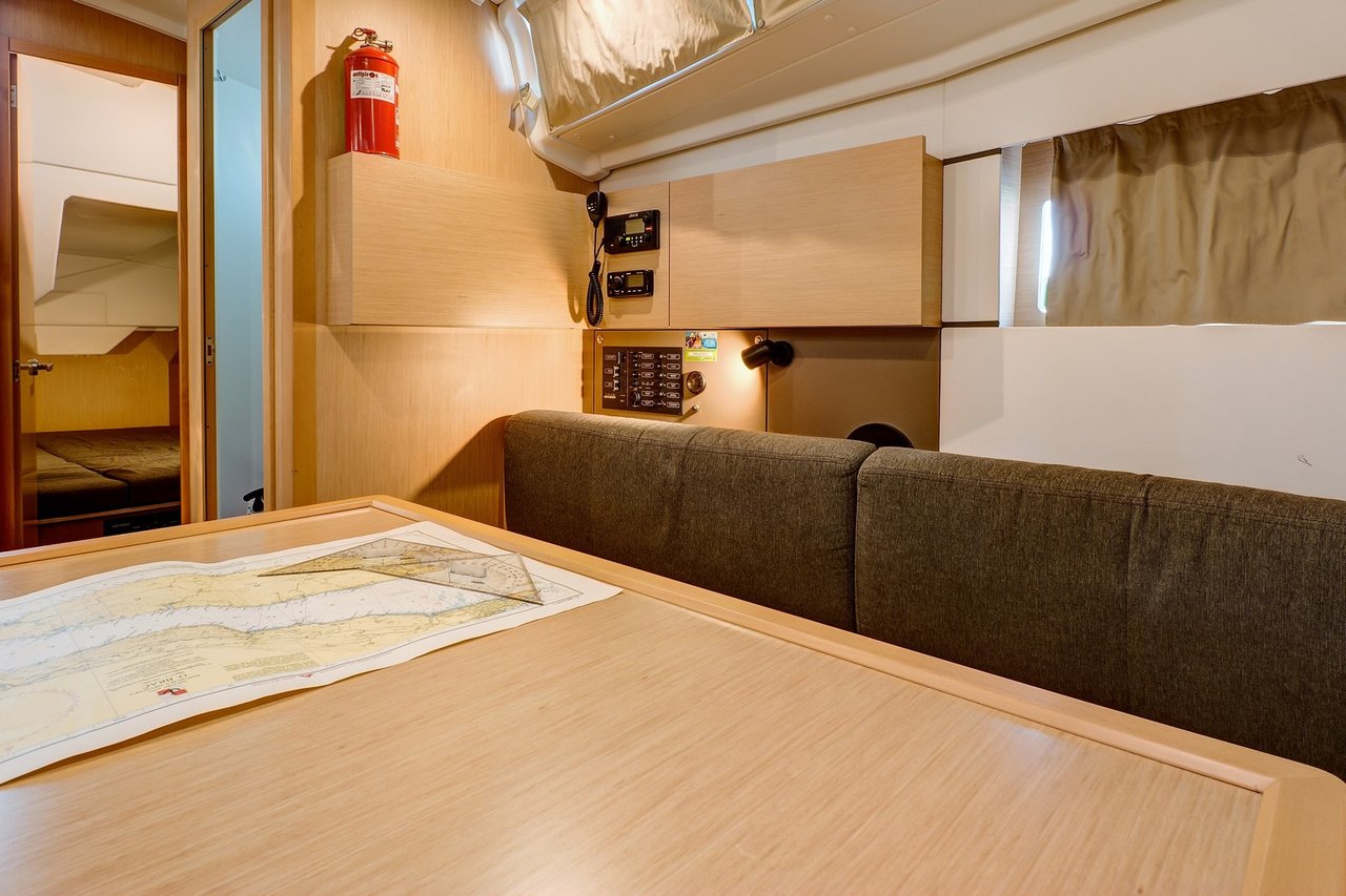 Oceanis 38 - 3 cab. — photo 8