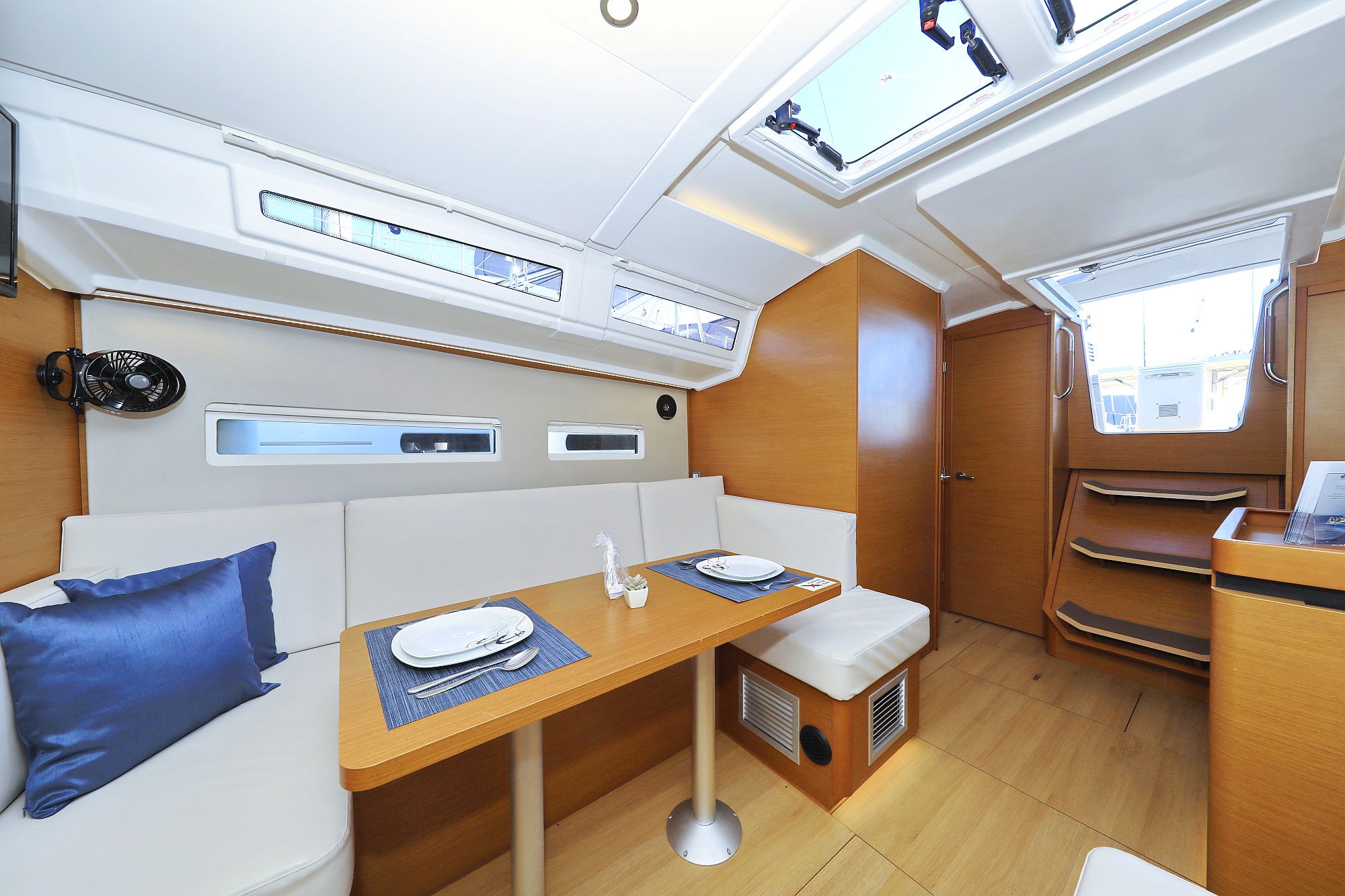 Sun Odyssey 410 - 3 cab. — photo 7