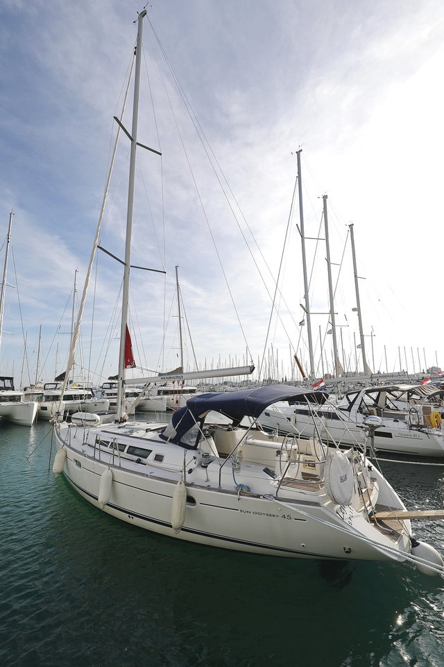 Sun Odyssey 45 — photo 4