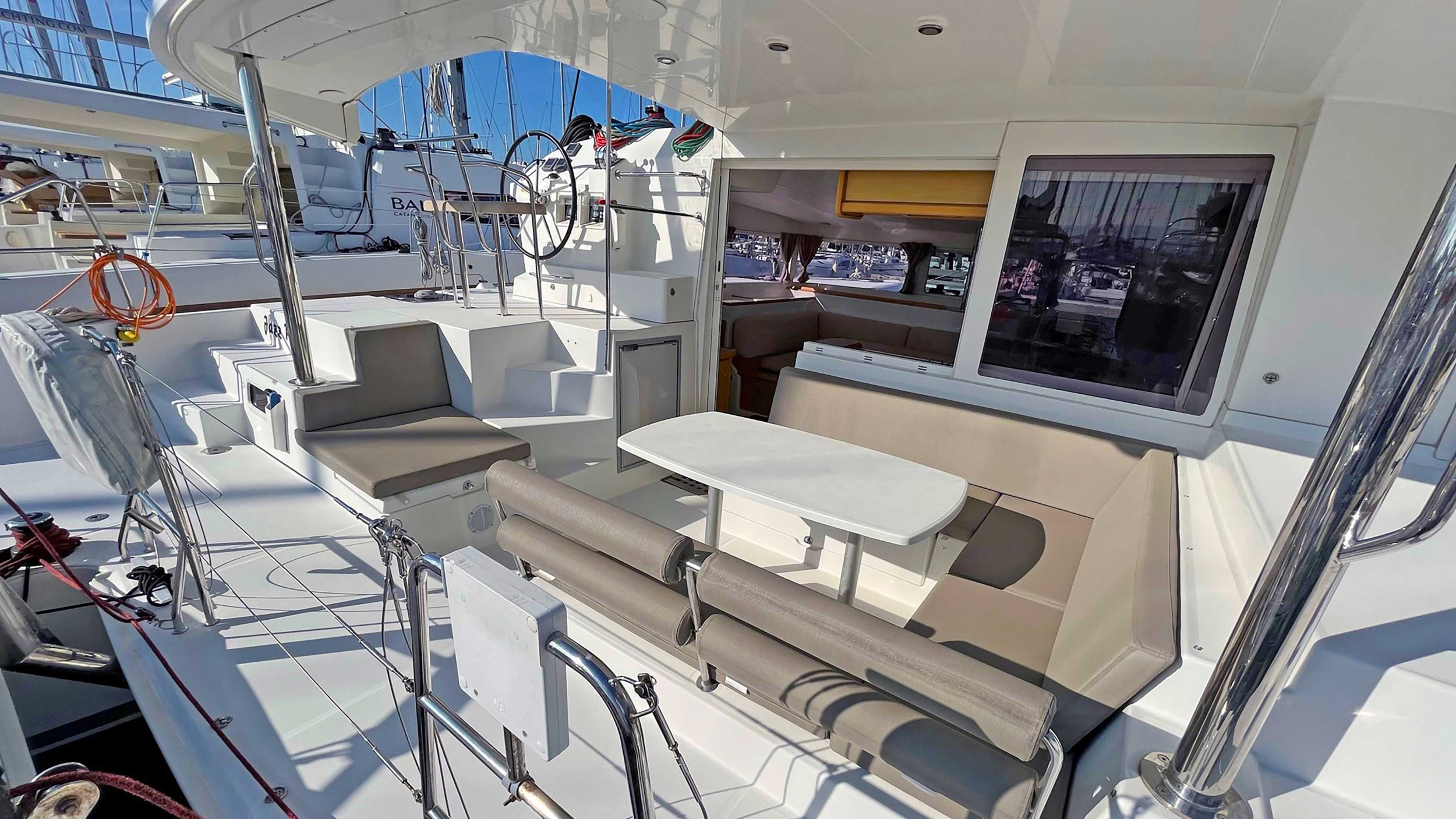 Lagoon 400 - 4 + 2 cab. — photo 12