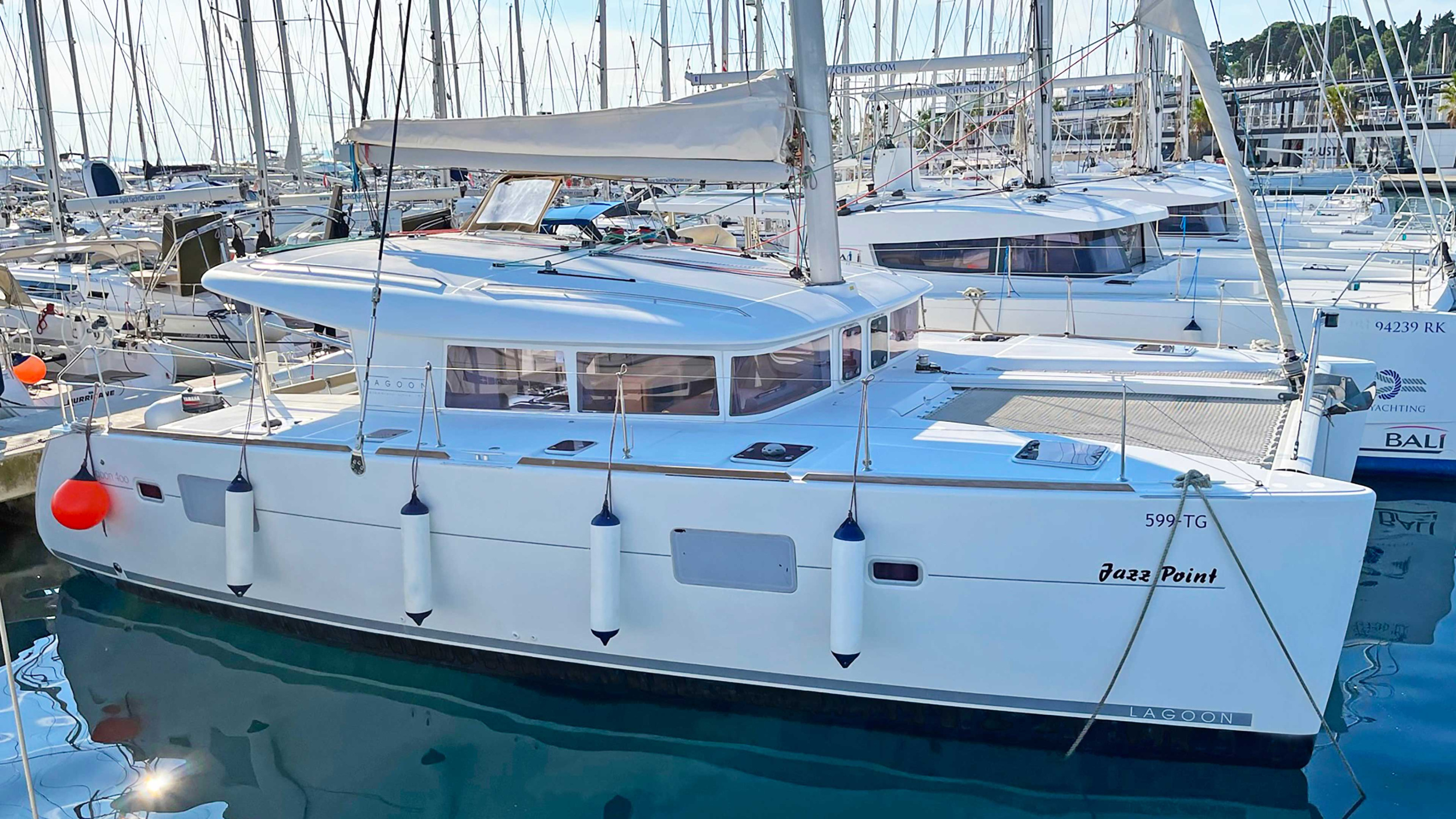 Lagoon 400 - 4 + 2 cab. — photo 13