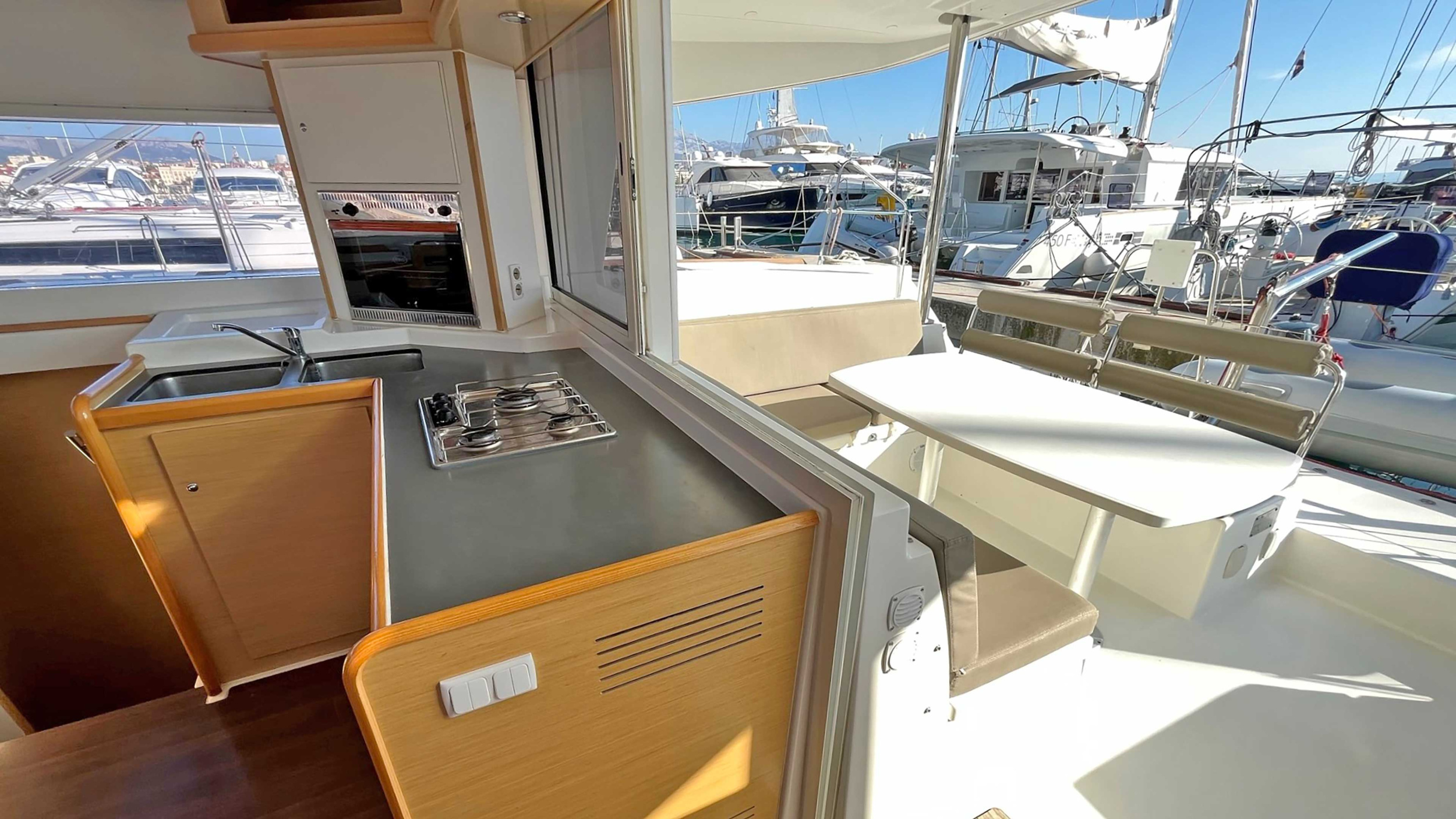 Lagoon 400 - 4 + 2 cab. — photo 17