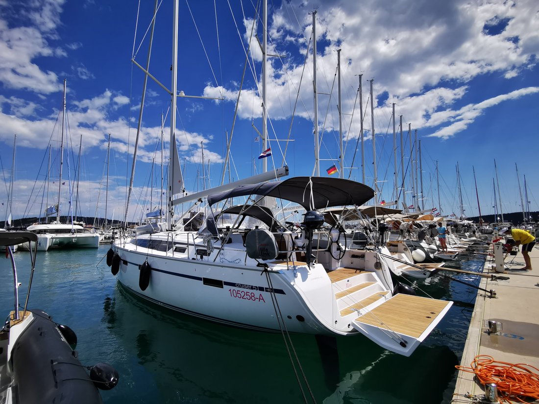 Bavaria Cruiser 51 — photo 8