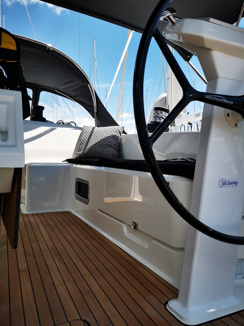 Bavaria Cruiser 51 — photo 11