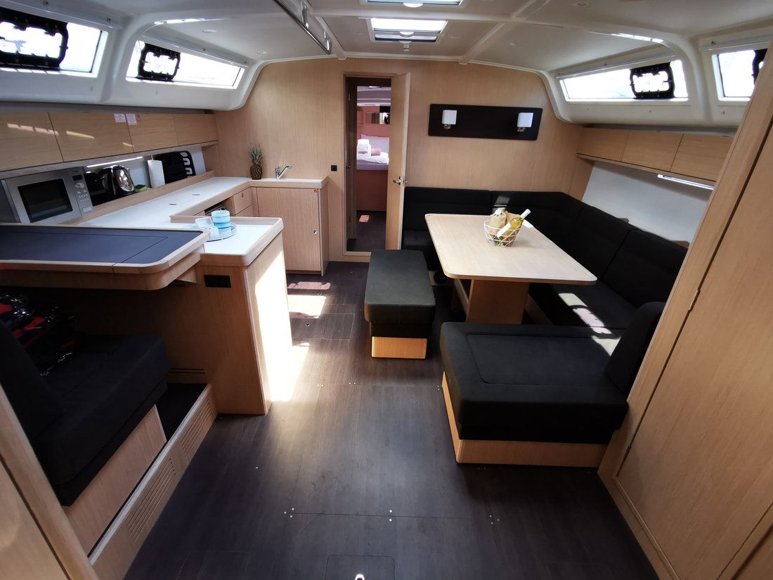 Bavaria Cruiser 51 — photo 12