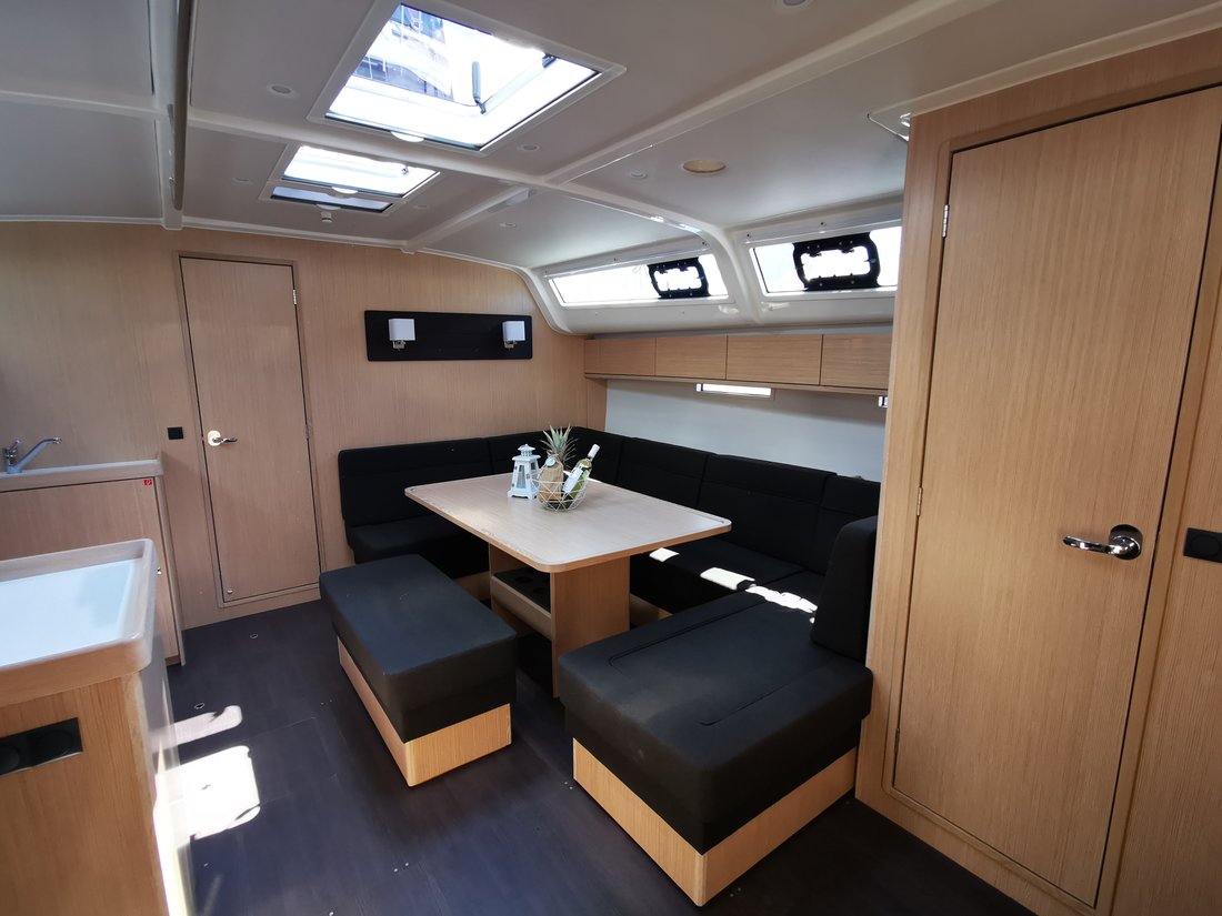 Bavaria Cruiser 51 — photo 13