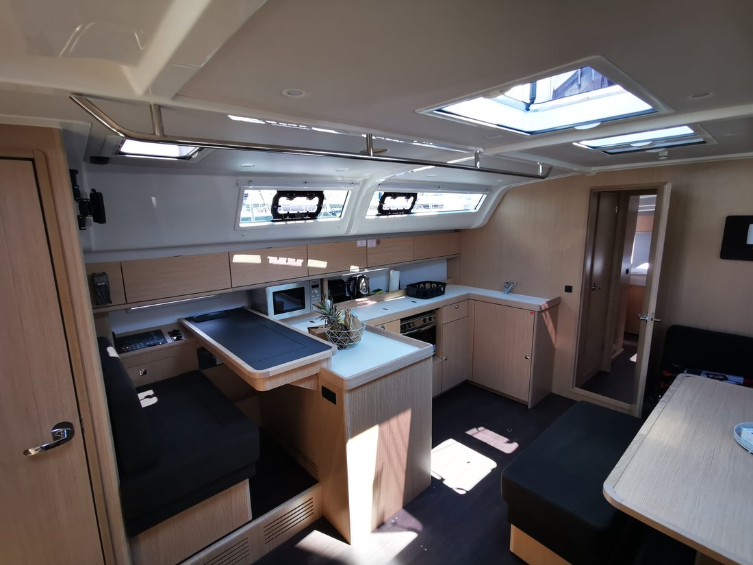 Bavaria Cruiser 51 — photo 14