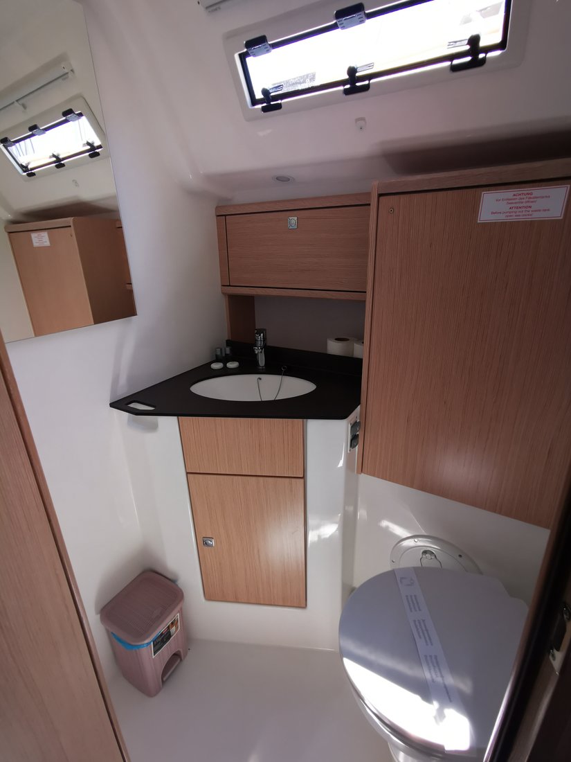 Bavaria Cruiser 51 — photo 17