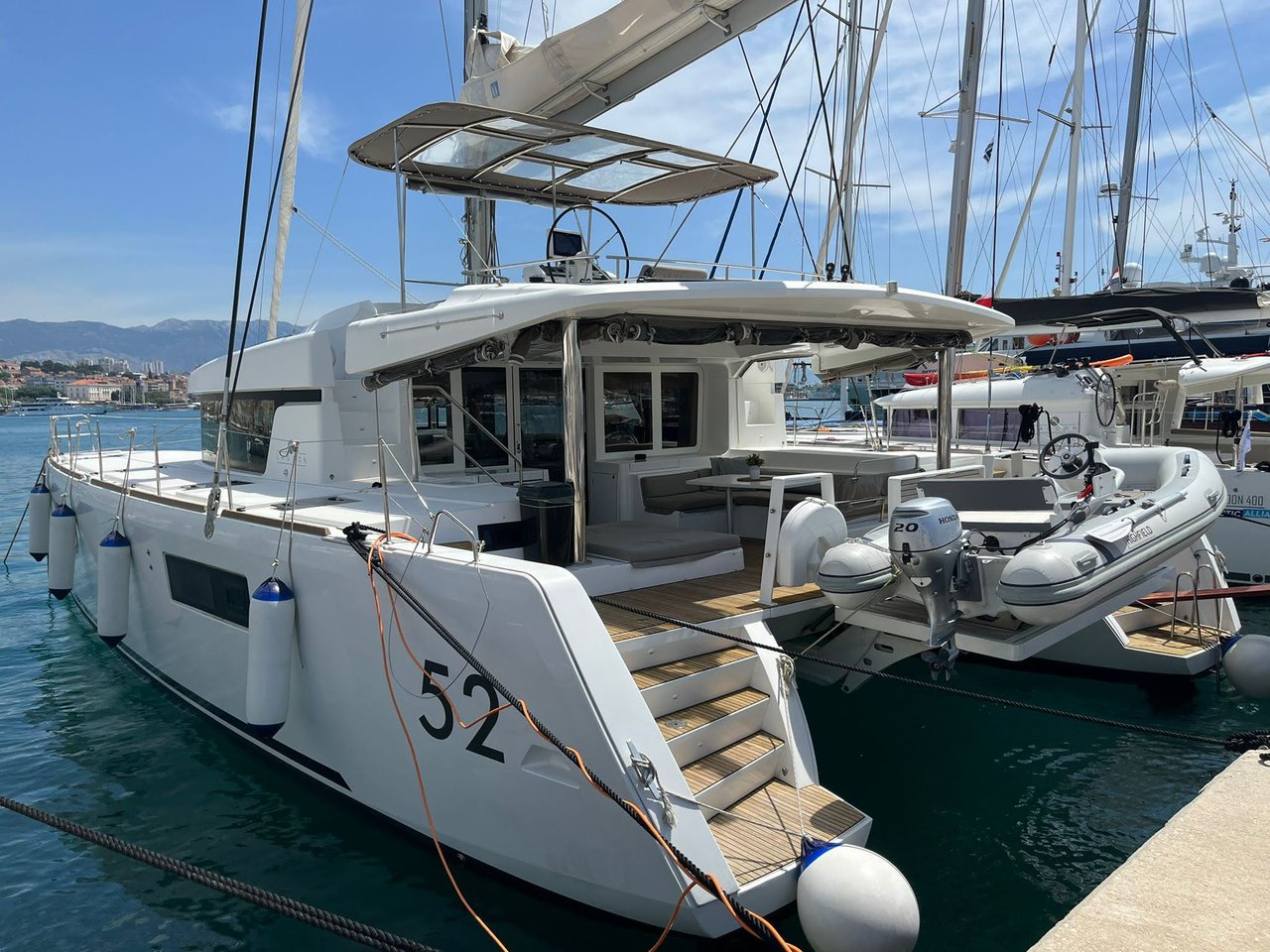 Lagoon 52 - 5 + 2 cab. — photo 9
