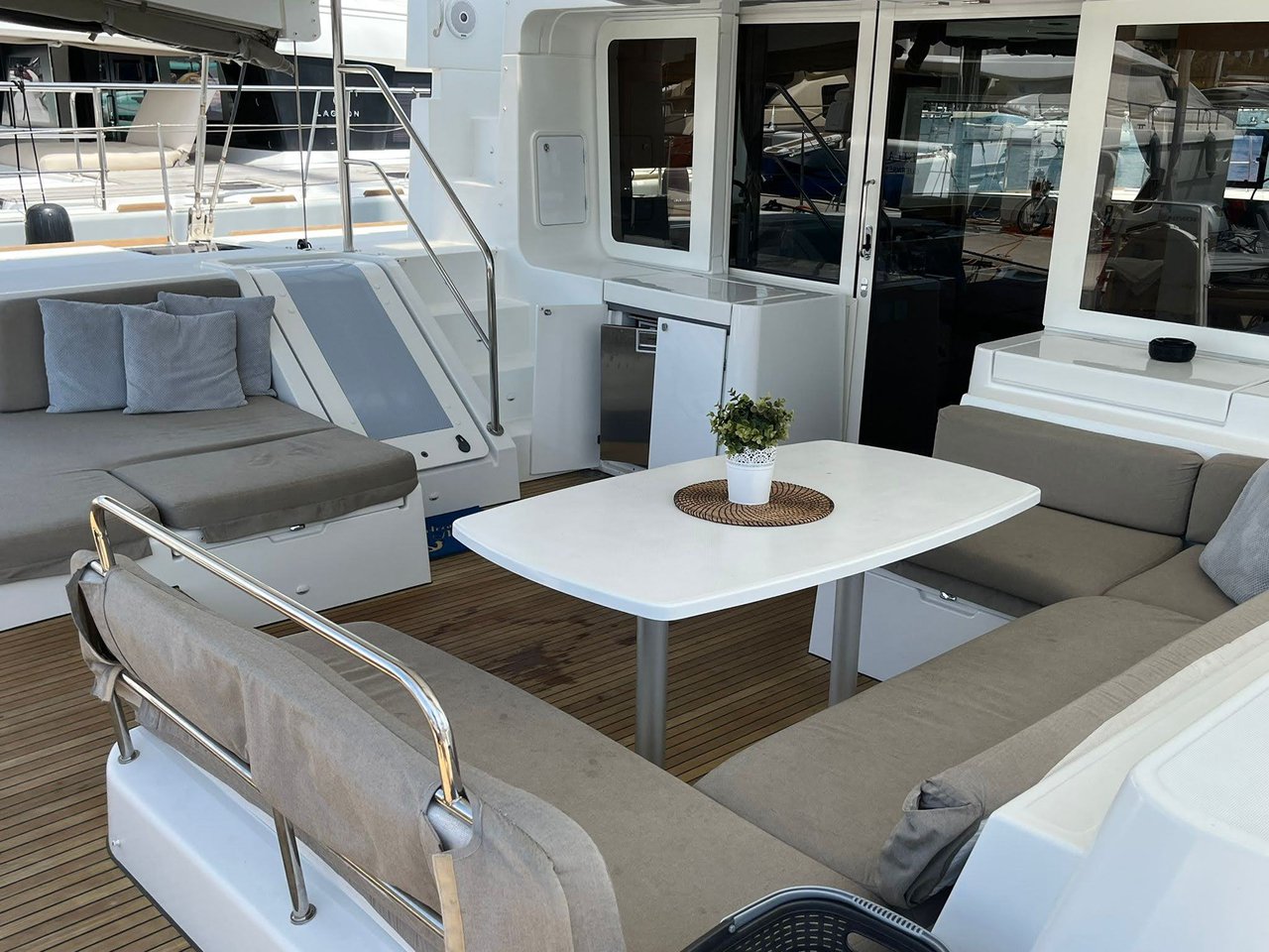 Lagoon 52 - 5 + 2 cab. — photo 10