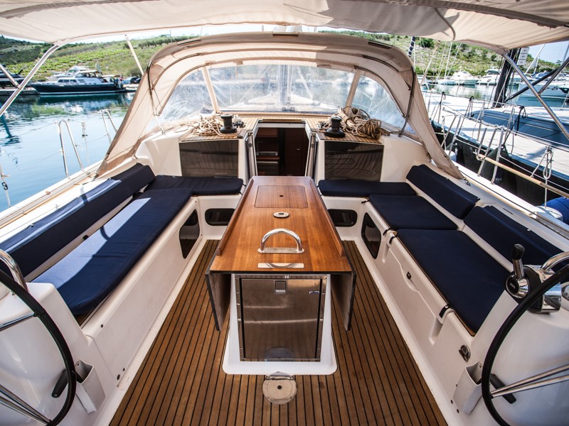 Dufour 560 GL - 4 + 1 cab. — photo 8