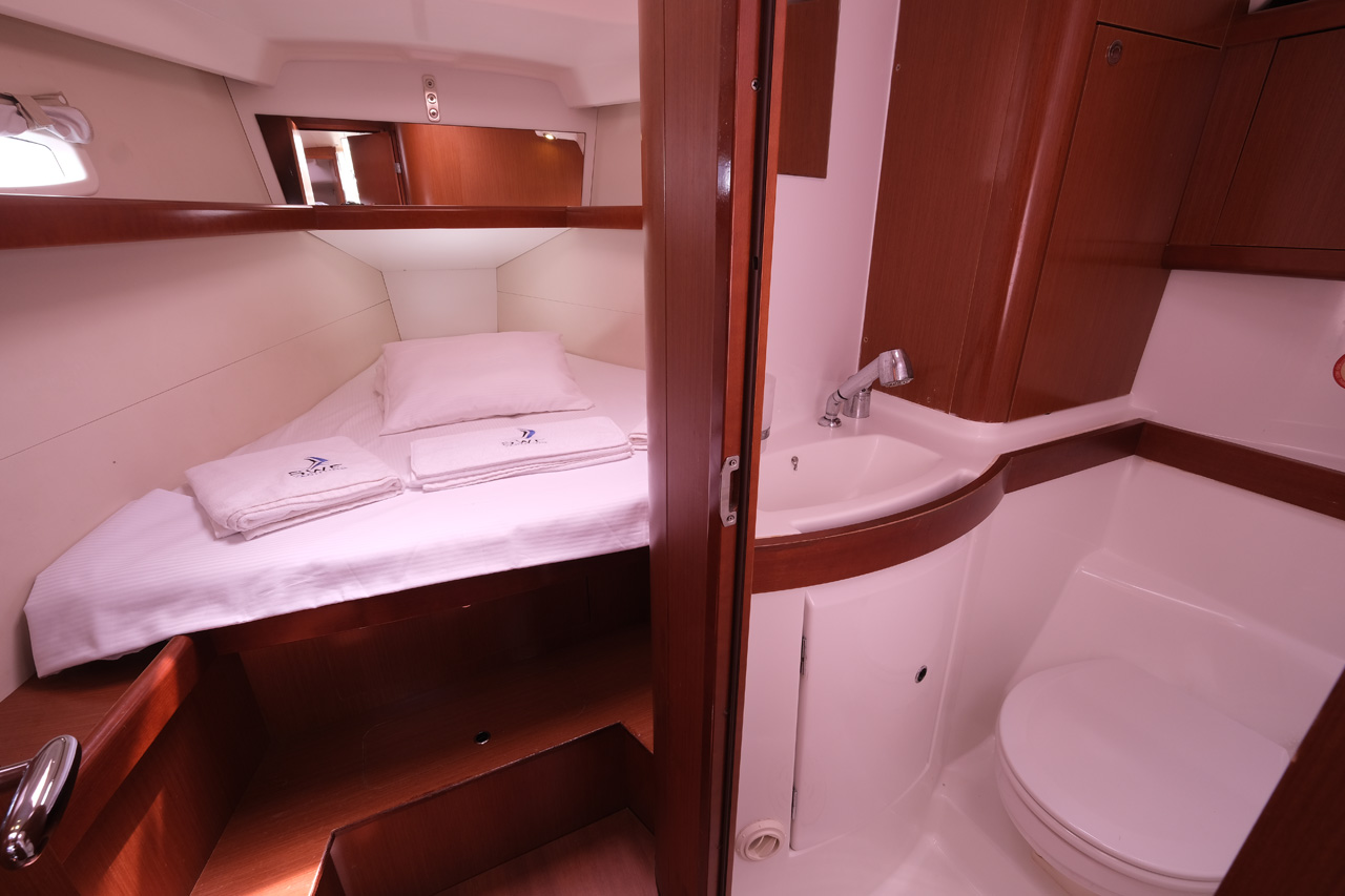 Oceanis 40 — photo 10