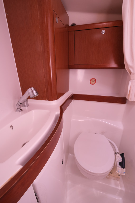 Oceanis 40 — photo 13