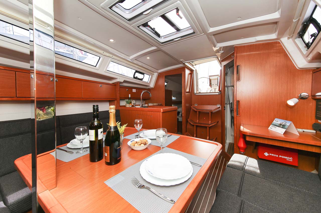Bavaria Cruiser 34 - 2 cab. — photo 9