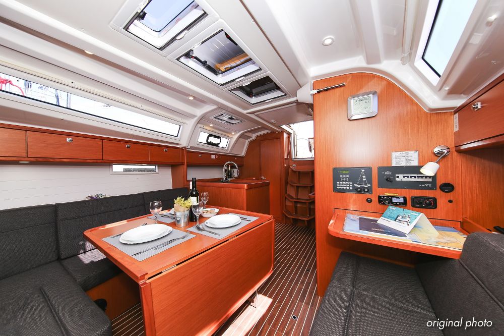 Bavaria Cruiser 37 - 3 cab. — photo 12