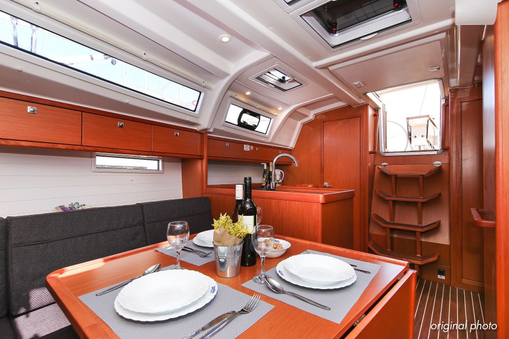Bavaria Cruiser 37 - 3 cab. — photo 13