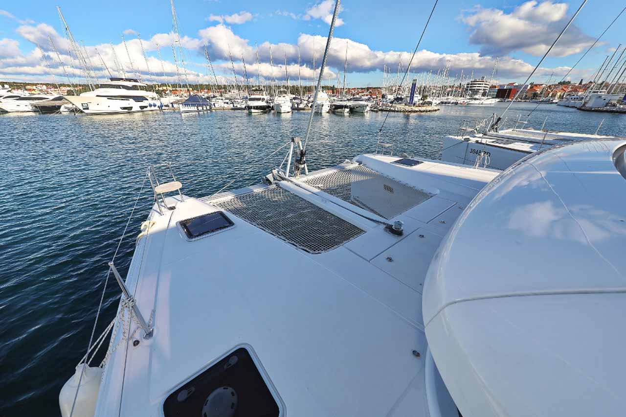 Lagoon 42 - 4 + 2 cab. — photo 7