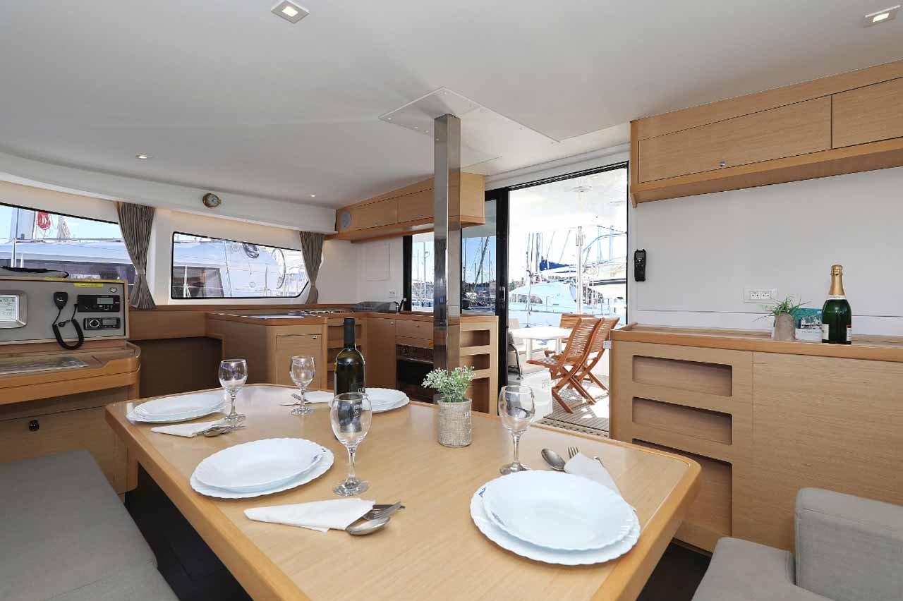 Lagoon 42 - 4 + 2 cab. — photo 12