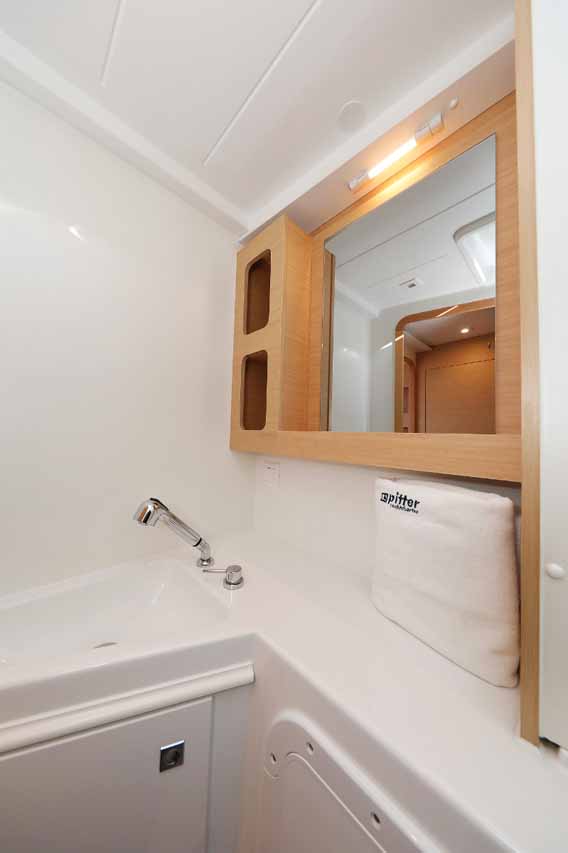 Lagoon 42 - 4 + 2 cab. — photo 24