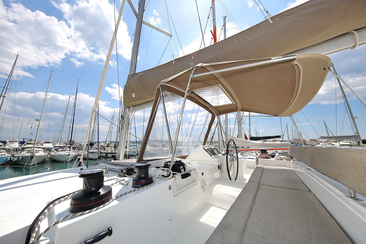 Lagoon 450 - 4 + 2 cab. — photo 11