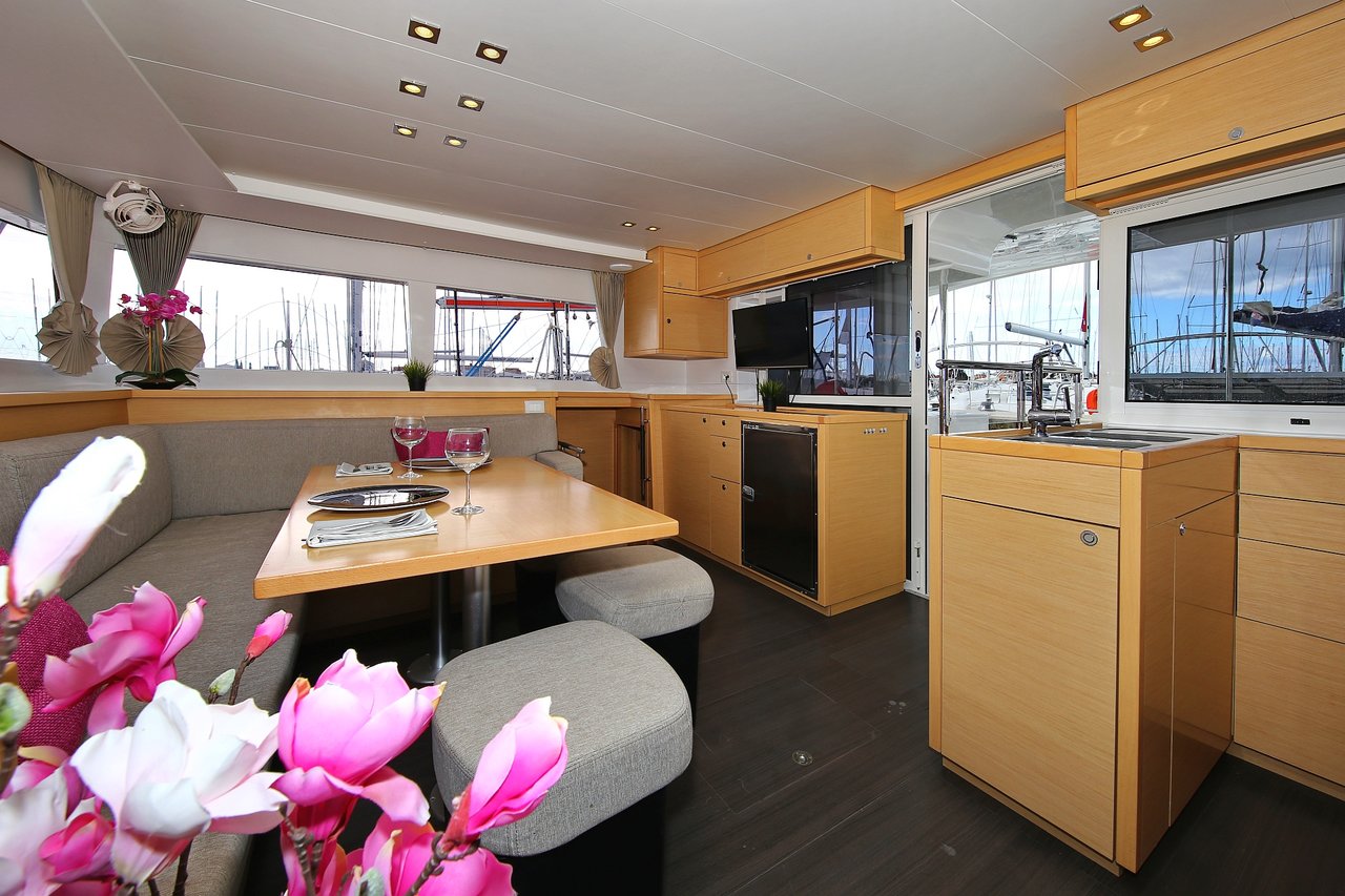 Lagoon 450 - 4 + 2 cab. — photo 19