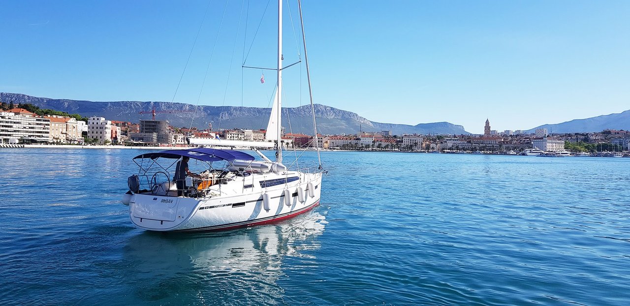 Bavaria Cruiser 37 - 3 cab. — photo 1