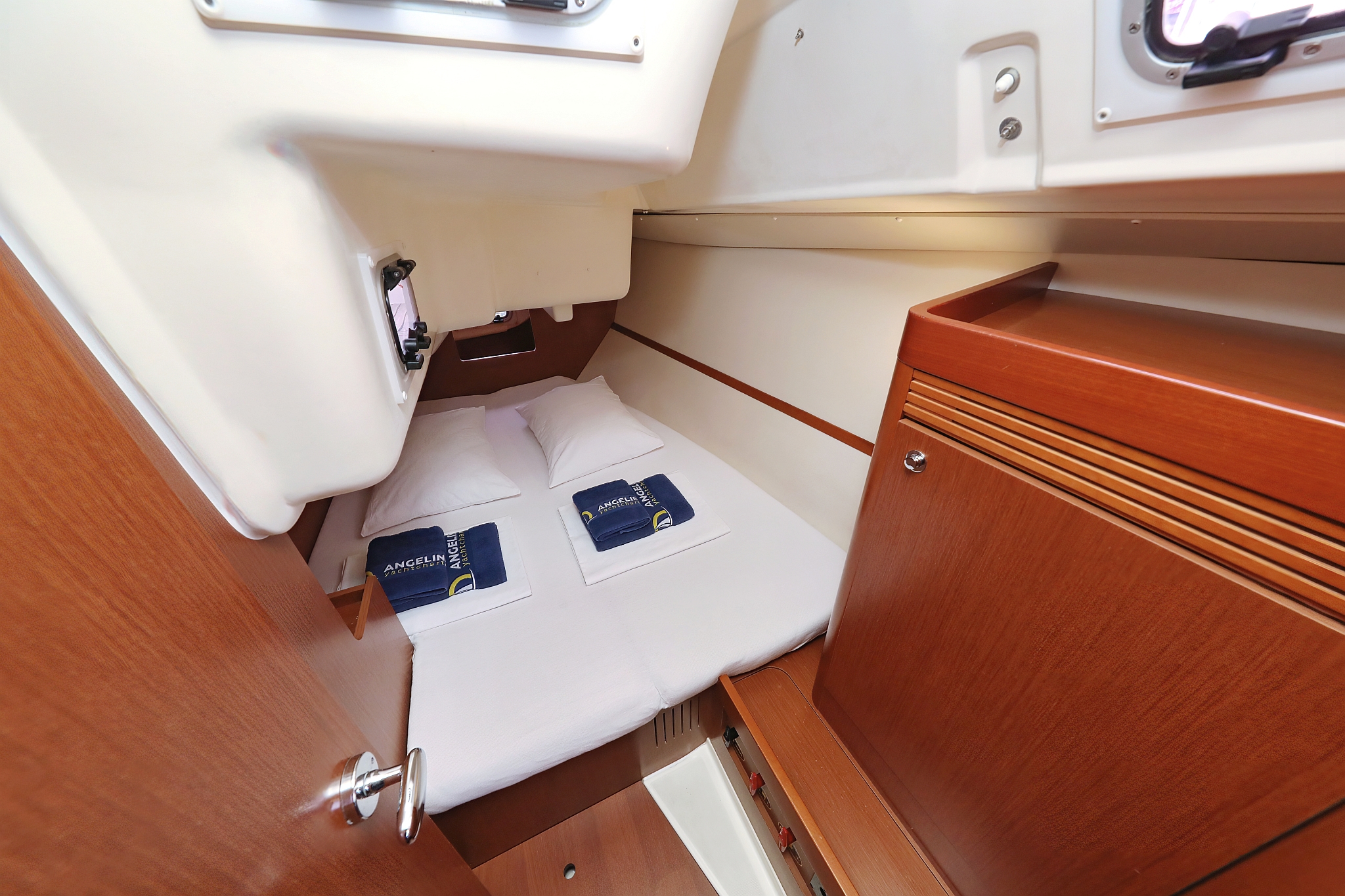 Oceanis 34 — photo 11