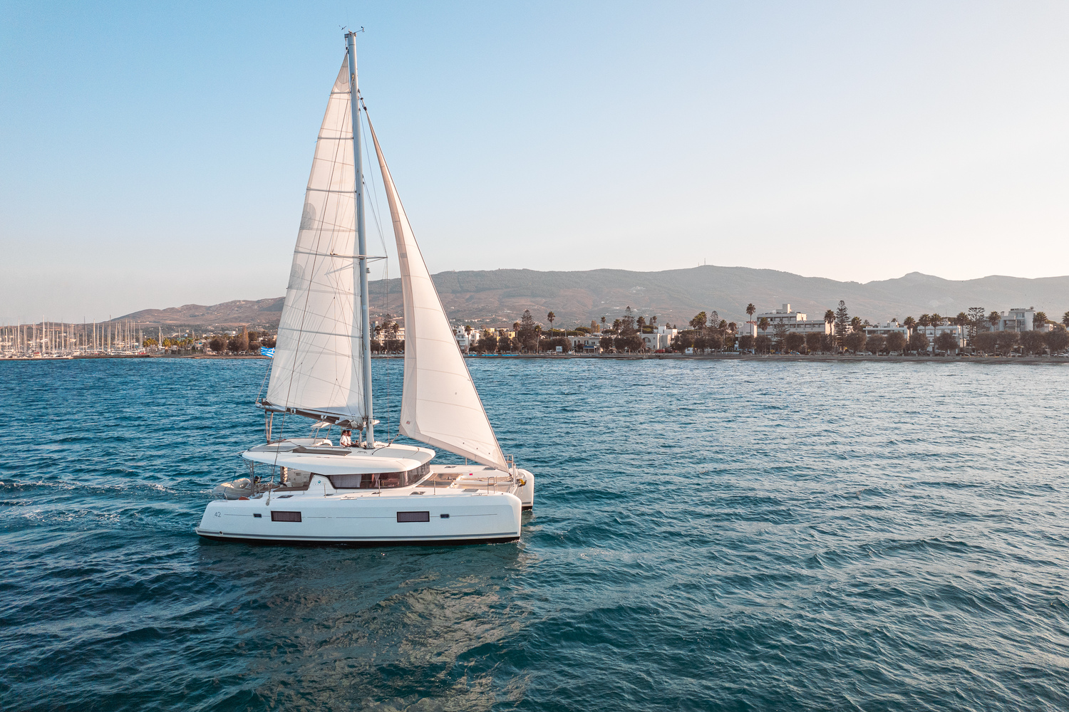 Lagoon 42 - 4 + 2 cab. — photo 3