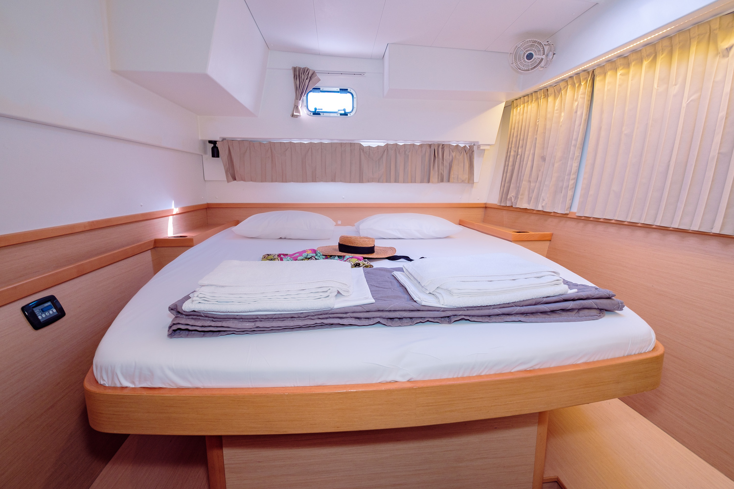 Lagoon 42 - 4 + 2 cab. — photo 4