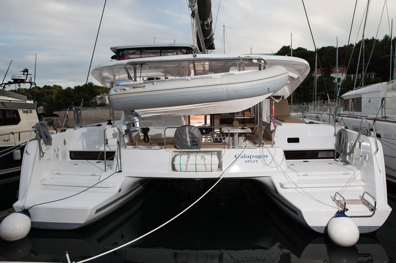 Lagoon 42 - 4 + 1 cab. — photo 5