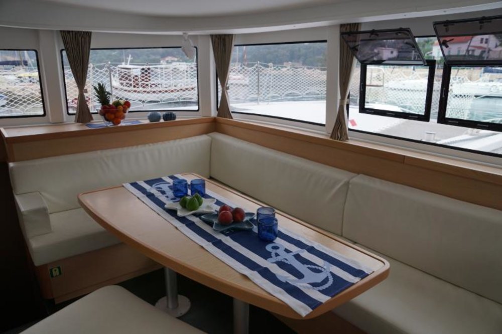 Lagoon 42 - 4 + 1 cab. — photo 9