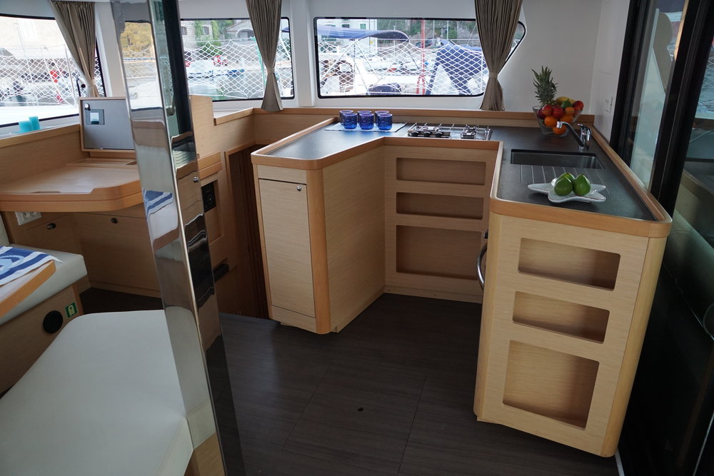 Lagoon 42 - 4 + 1 cab. — photo 10