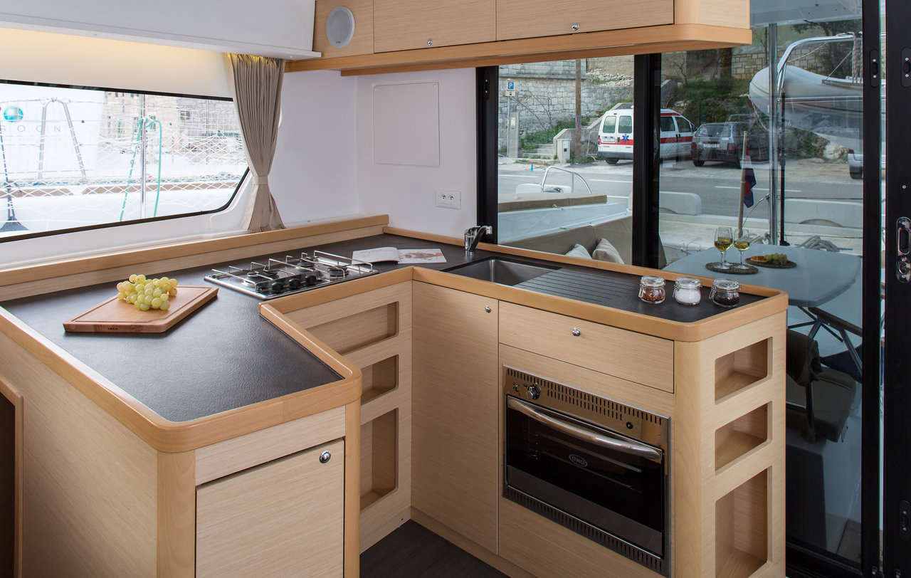Lagoon 42 - 4 + 1 cab. — photo 12