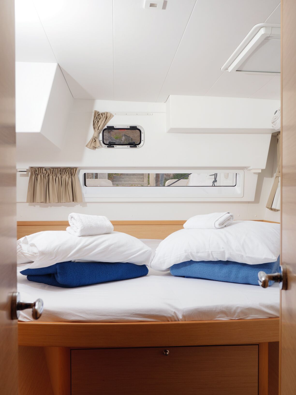 Lagoon 42 - 4 + 1 cab. — photo 15