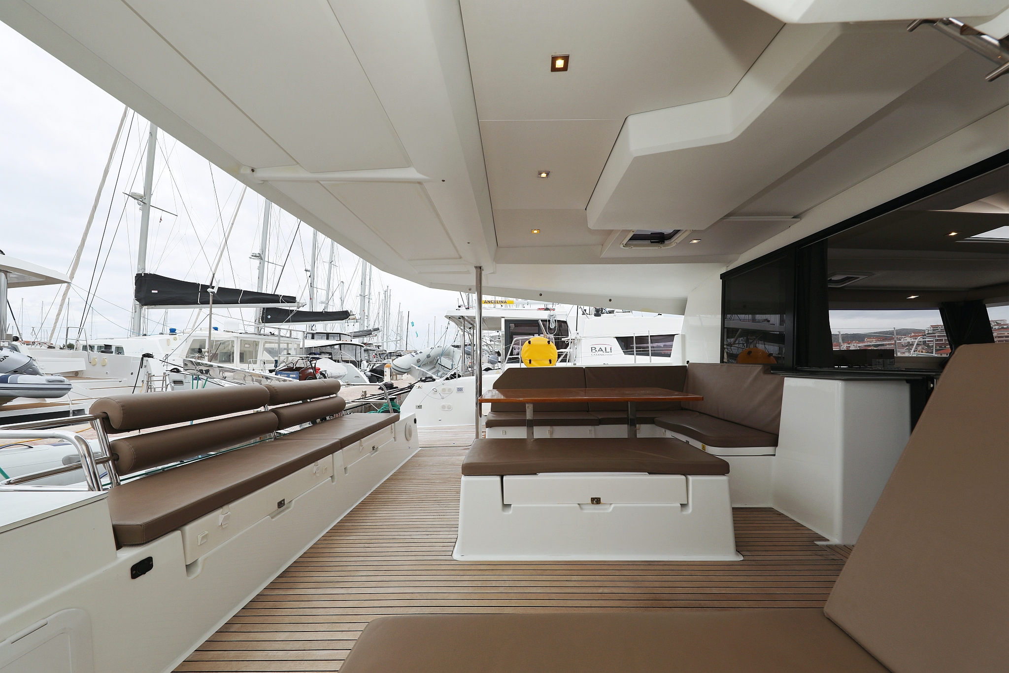 Fountaine Pajot Saona 47 Quintet - 5 + 1 cab. — photo 5