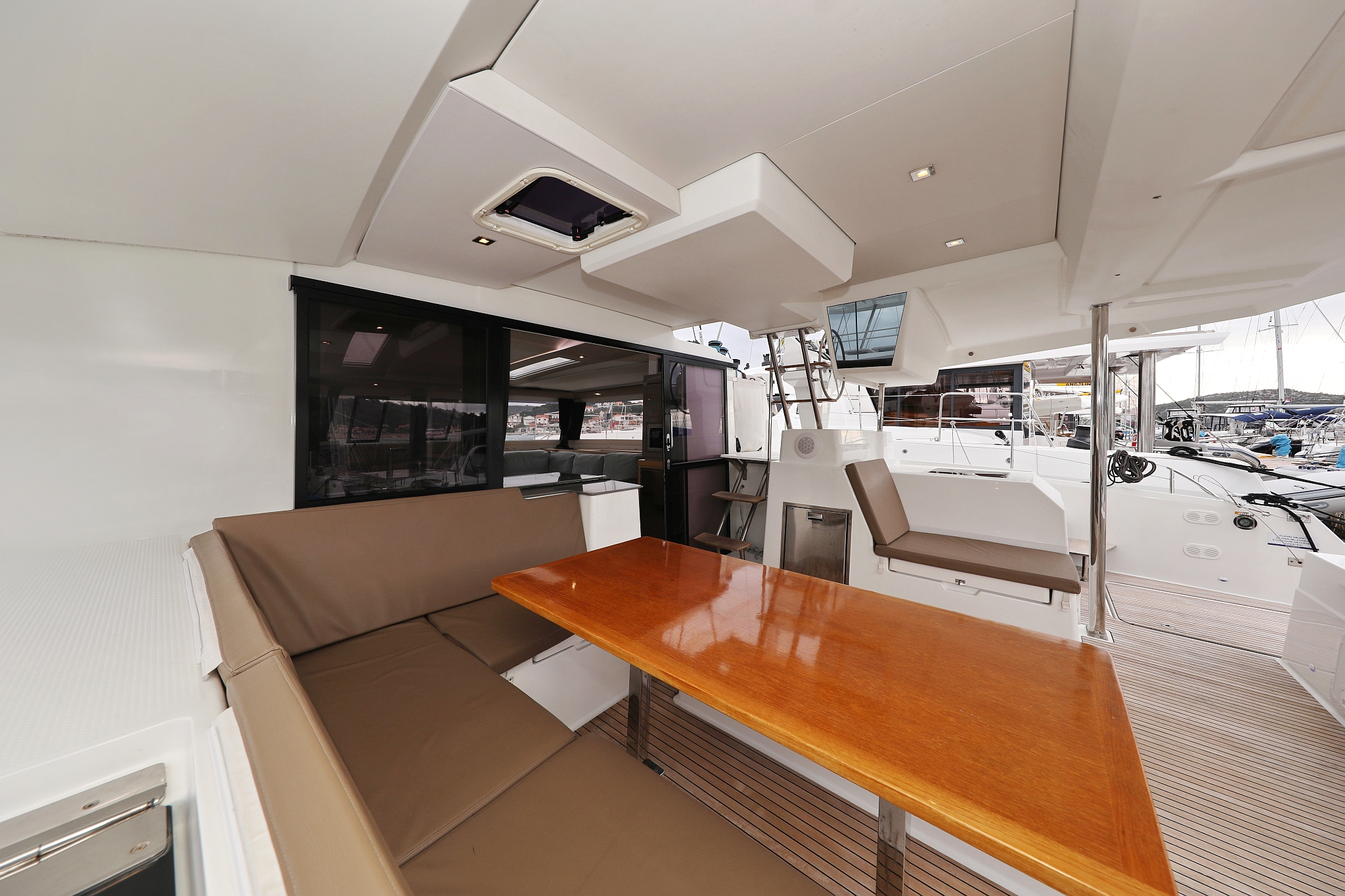 Fountaine Pajot Saona 47 Quintet - 5 + 1 cab. — photo 7