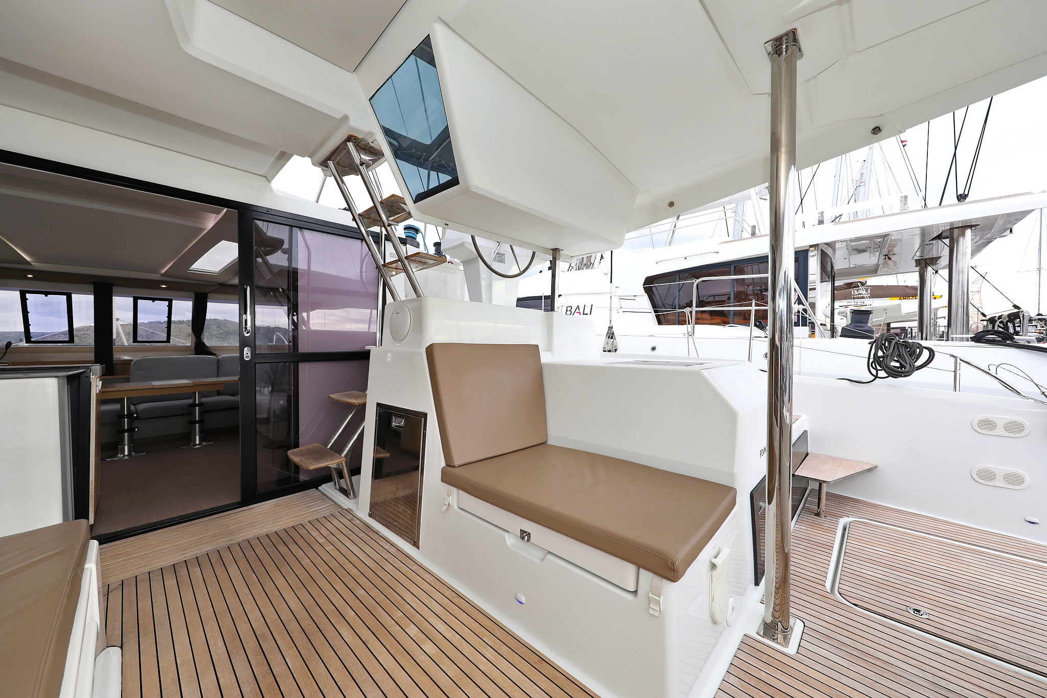 Fountaine Pajot Saona 47 Quintet - 5 + 1 cab. — photo 8