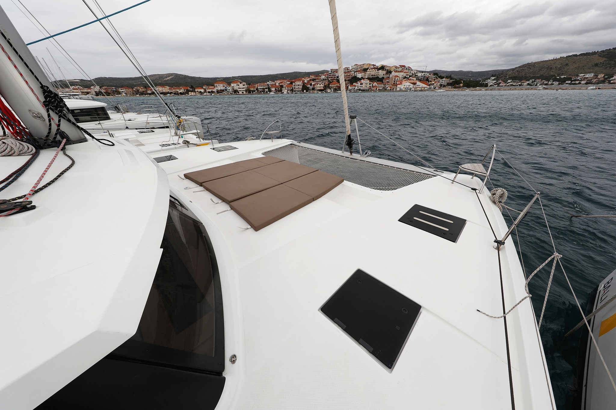 Fountaine Pajot Saona 47 Quintet - 5 + 1 cab. — photo 11