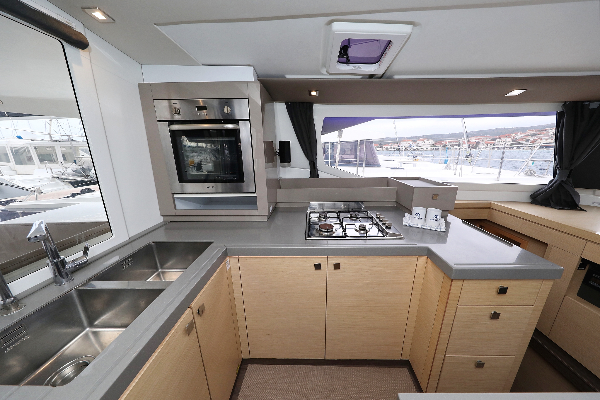 Fountaine Pajot Saona 47 Quintet - 5 + 1 cab. — photo 15