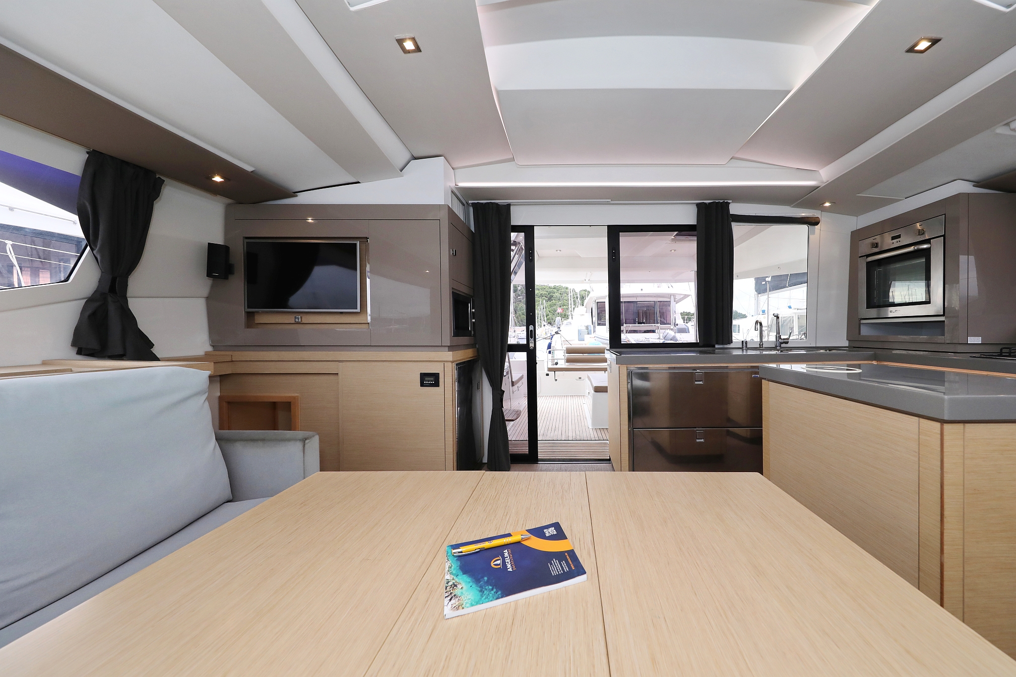 Fountaine Pajot Saona 47 Quintet - 5 + 1 cab. — photo 21