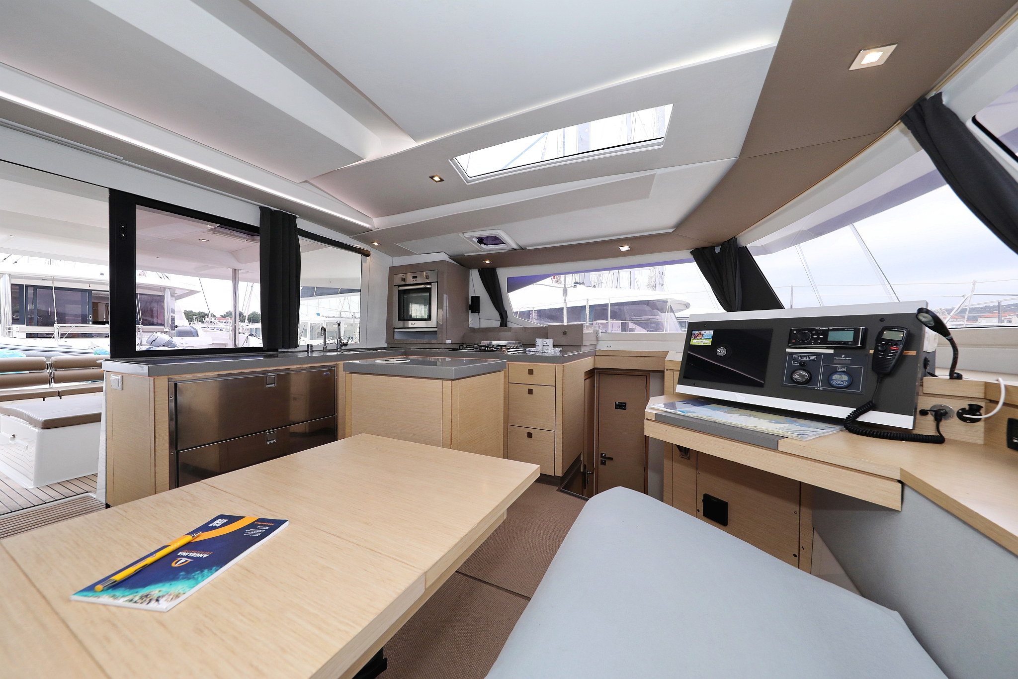 Fountaine Pajot Saona 47 Quintet - 5 + 1 cab. — photo 22