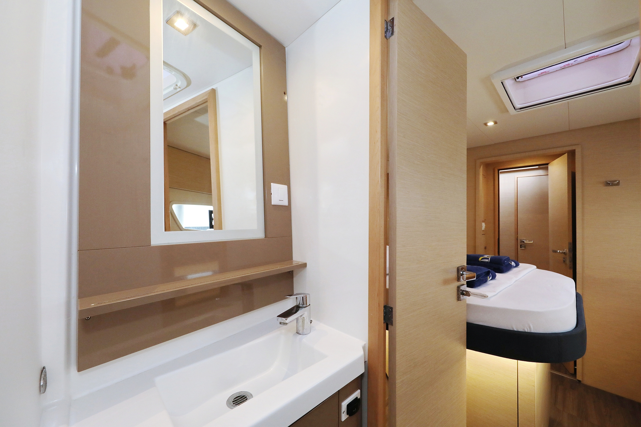 Fountaine Pajot Saona 47 Quintet - 5 + 1 cab. — photo 33