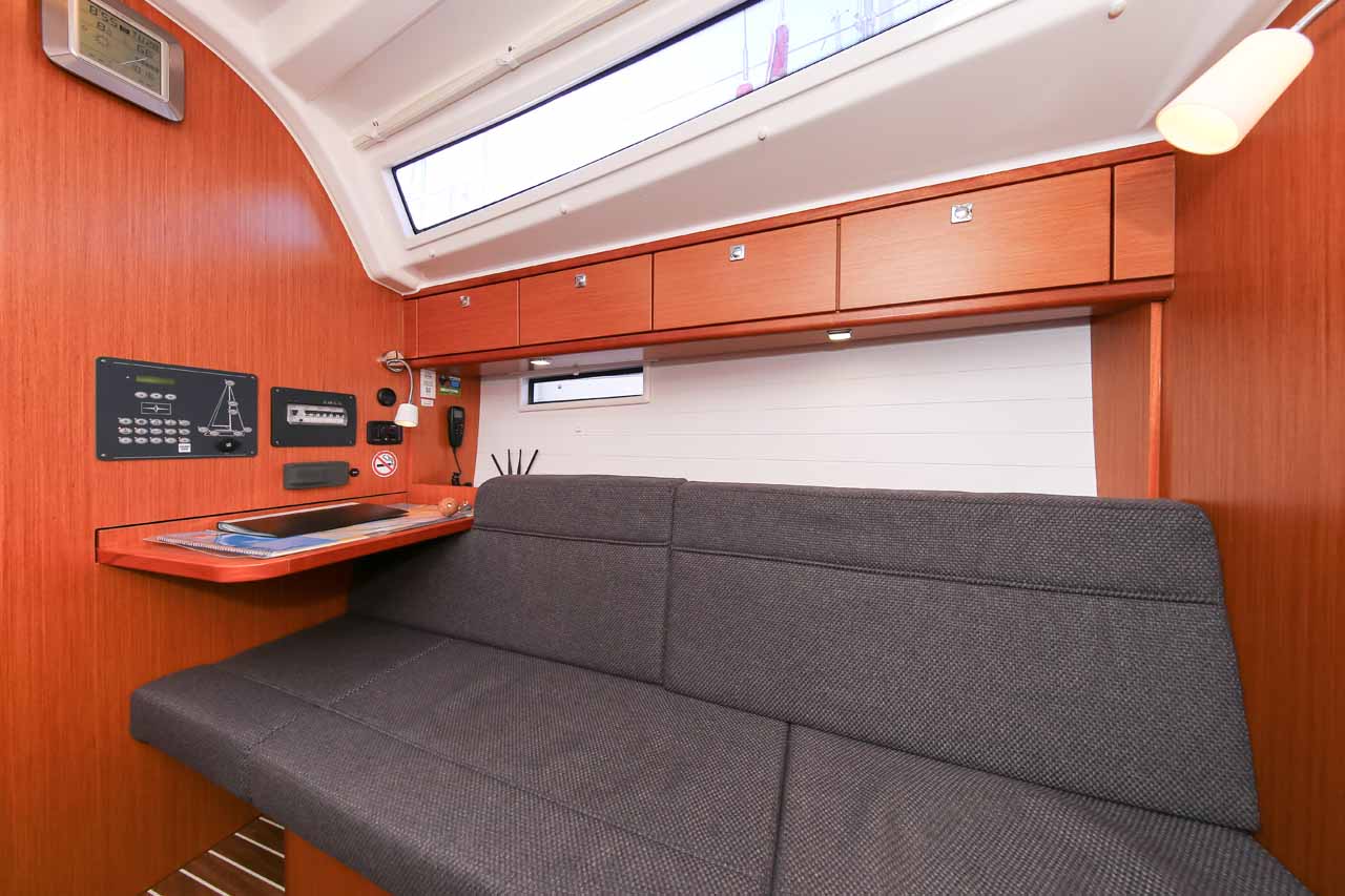 Bavaria Cruiser 37 - 3 cab. — photo 16