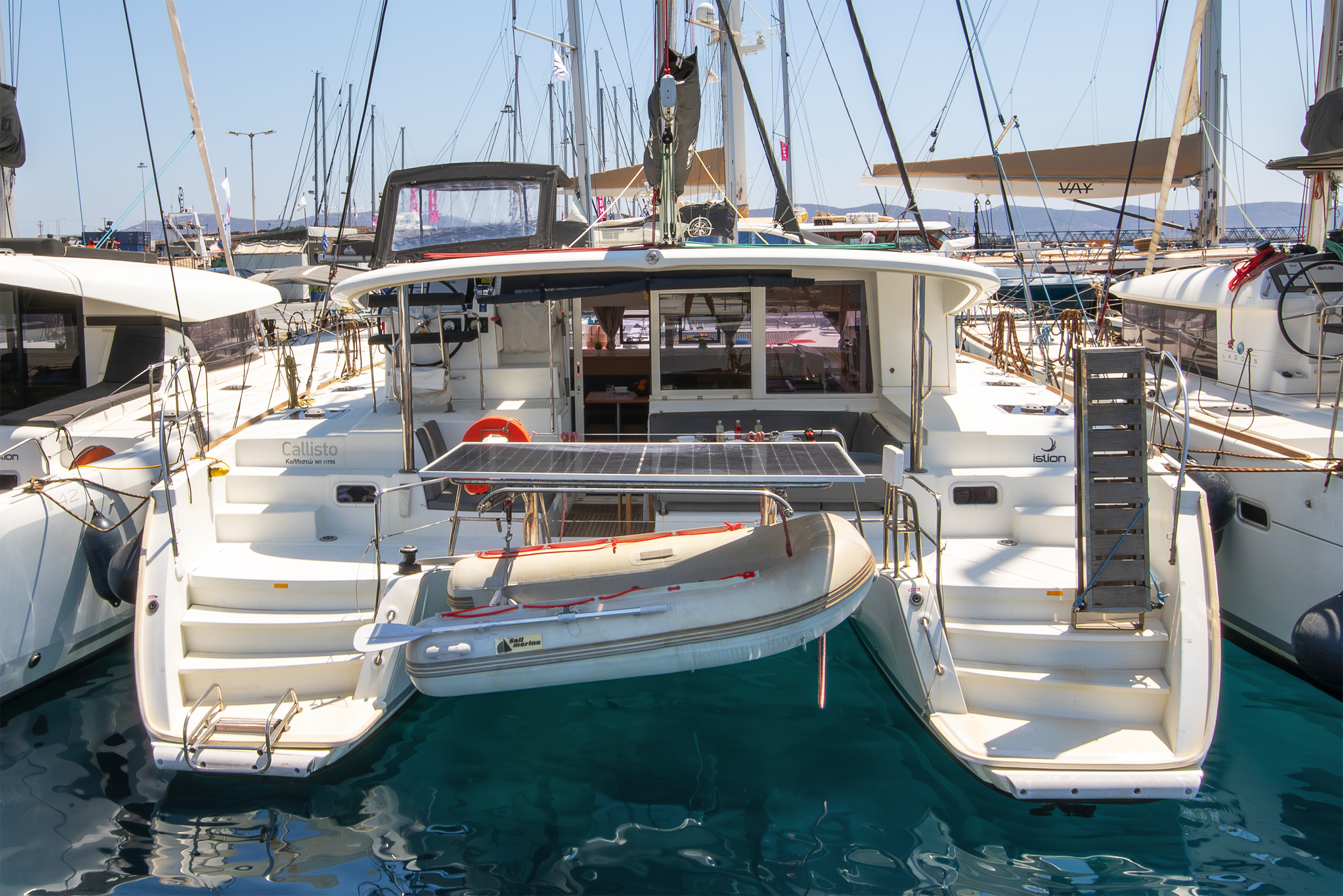 Lagoon 400 S2 - 4 + 2 cab. — photo 3