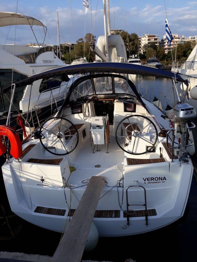 Sun Odyssey 389 — photo 1